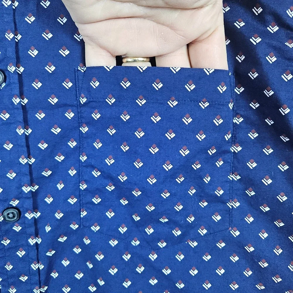Banana Republic Men's Button Down‎ Shirt Size L Double Diamond Geometric Print